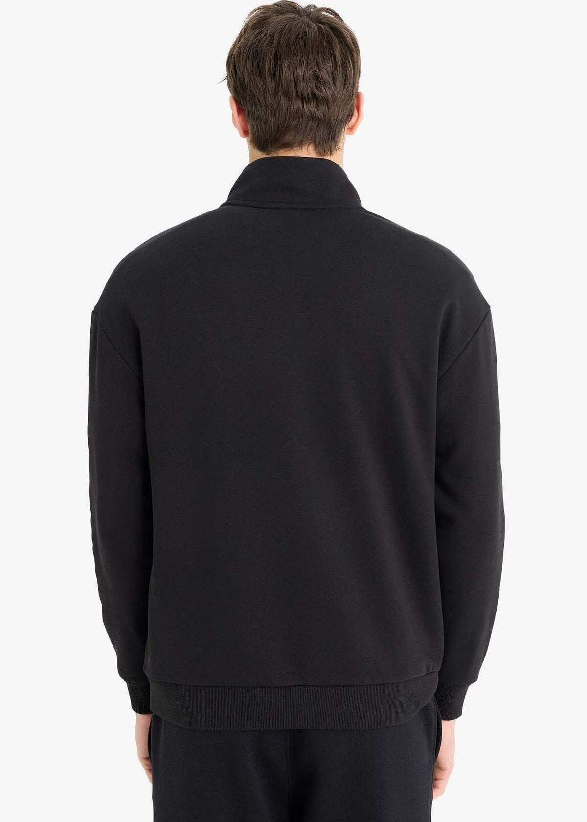 DEFACTO QUARTER ZIPPER IN BLACK