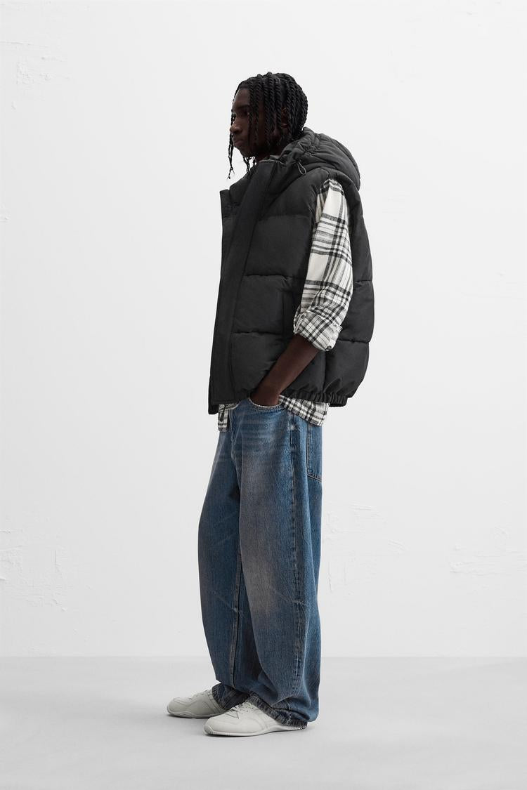 Zara vest with hood in black