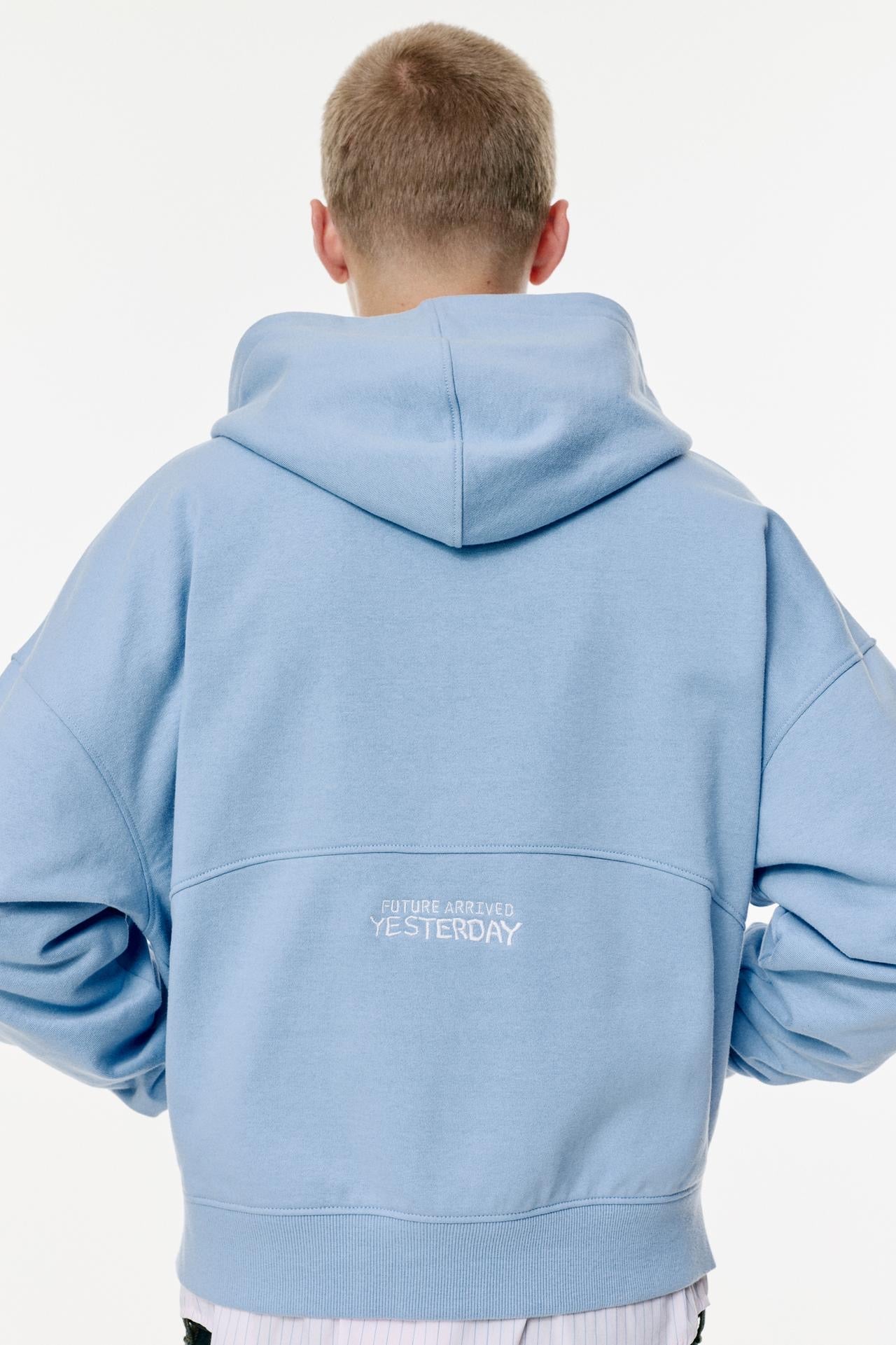 PULL&BEAR SWEATER BABY BLUE ZIPPER