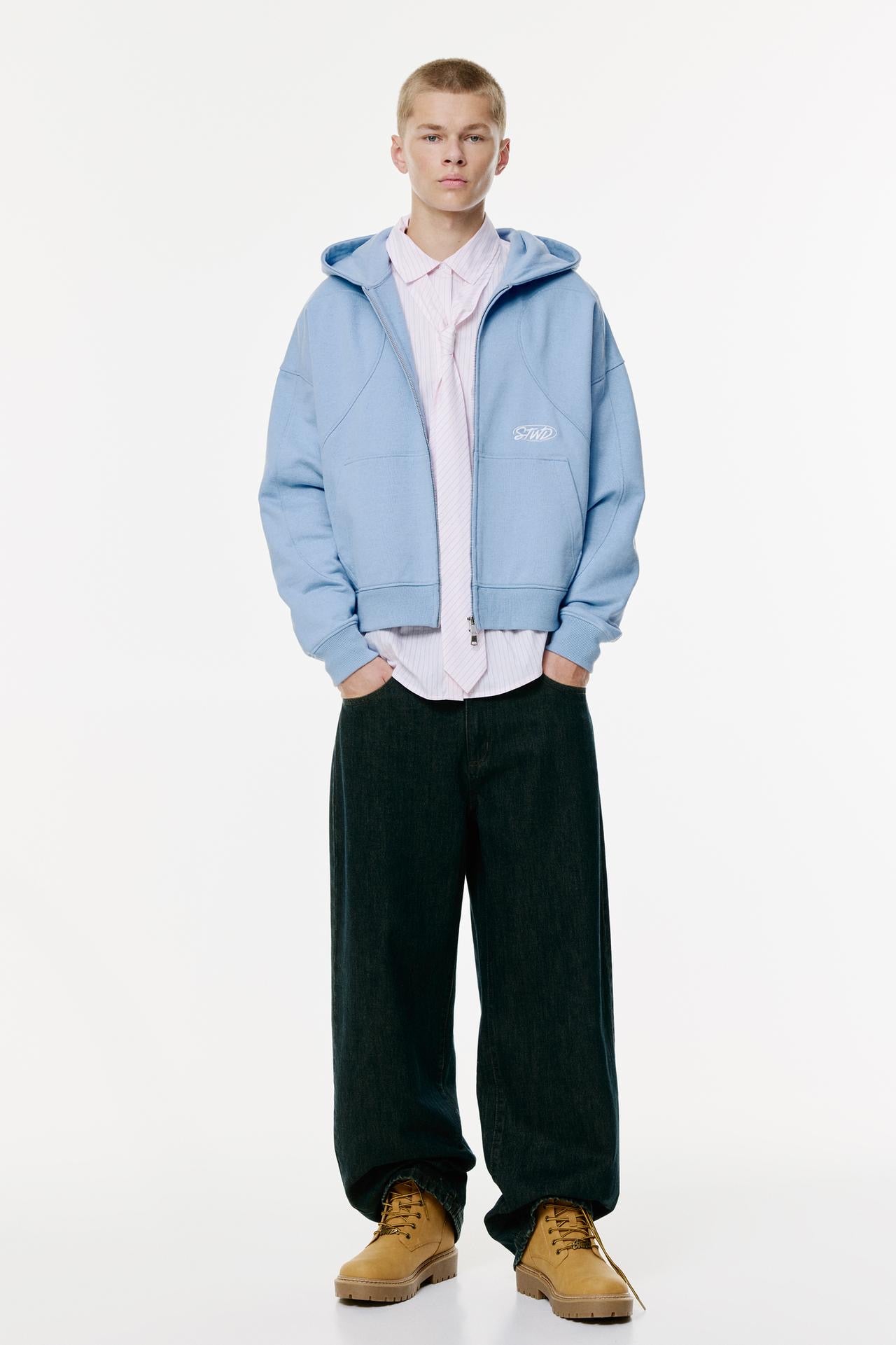 PULL&BEAR SWEATER BABY BLUE ZIPPER