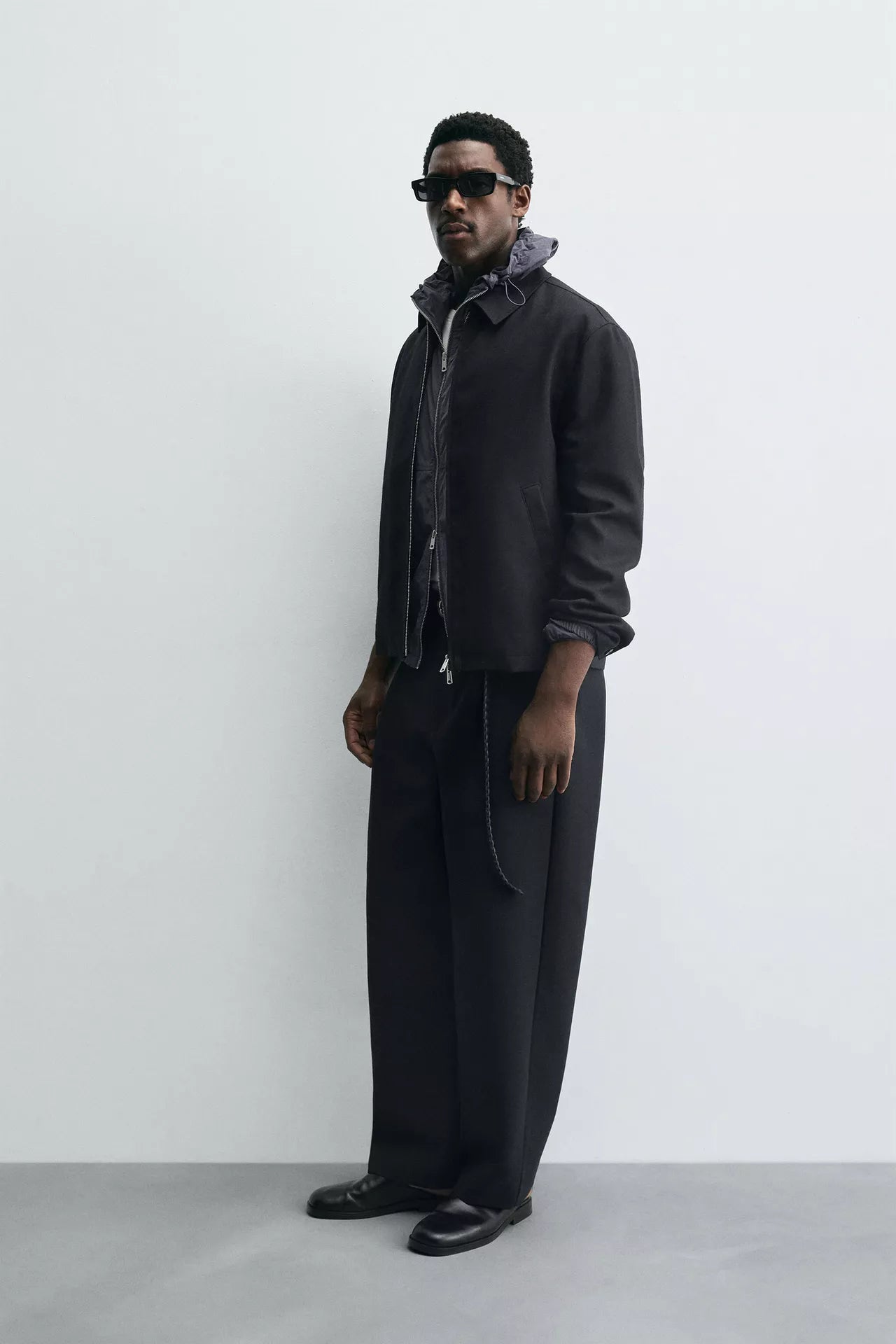 ZARA RELAXED FIT PLEATED TROUSERS_IN NAVY BLUE